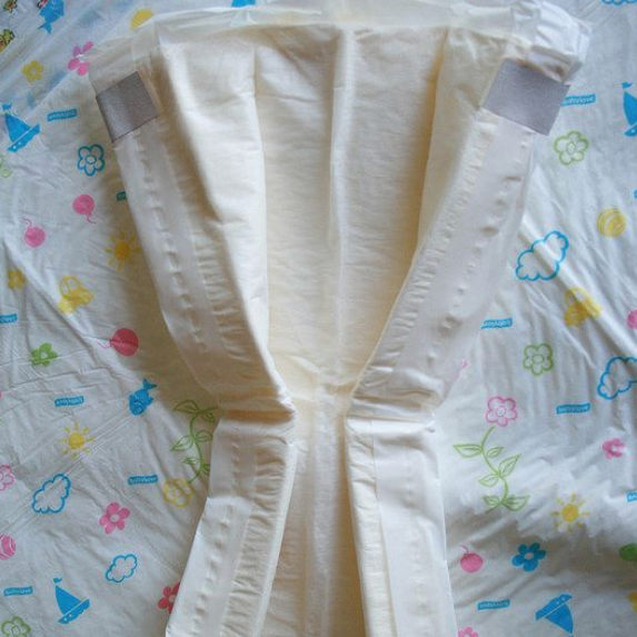 Picture of diaper with no elastic gathers